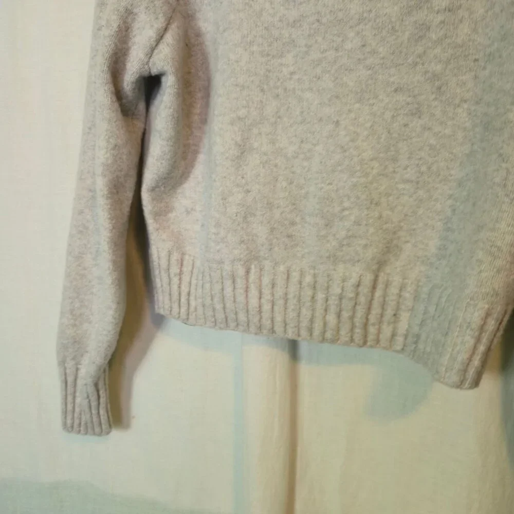 Hollister sweater womens Small light-gray cropped turtleneck NWT